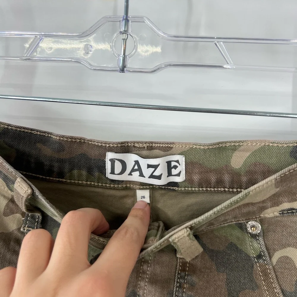 Daze Denim Far Out High Waist Wide Leg Jeans Camo - Picture 5 of 8